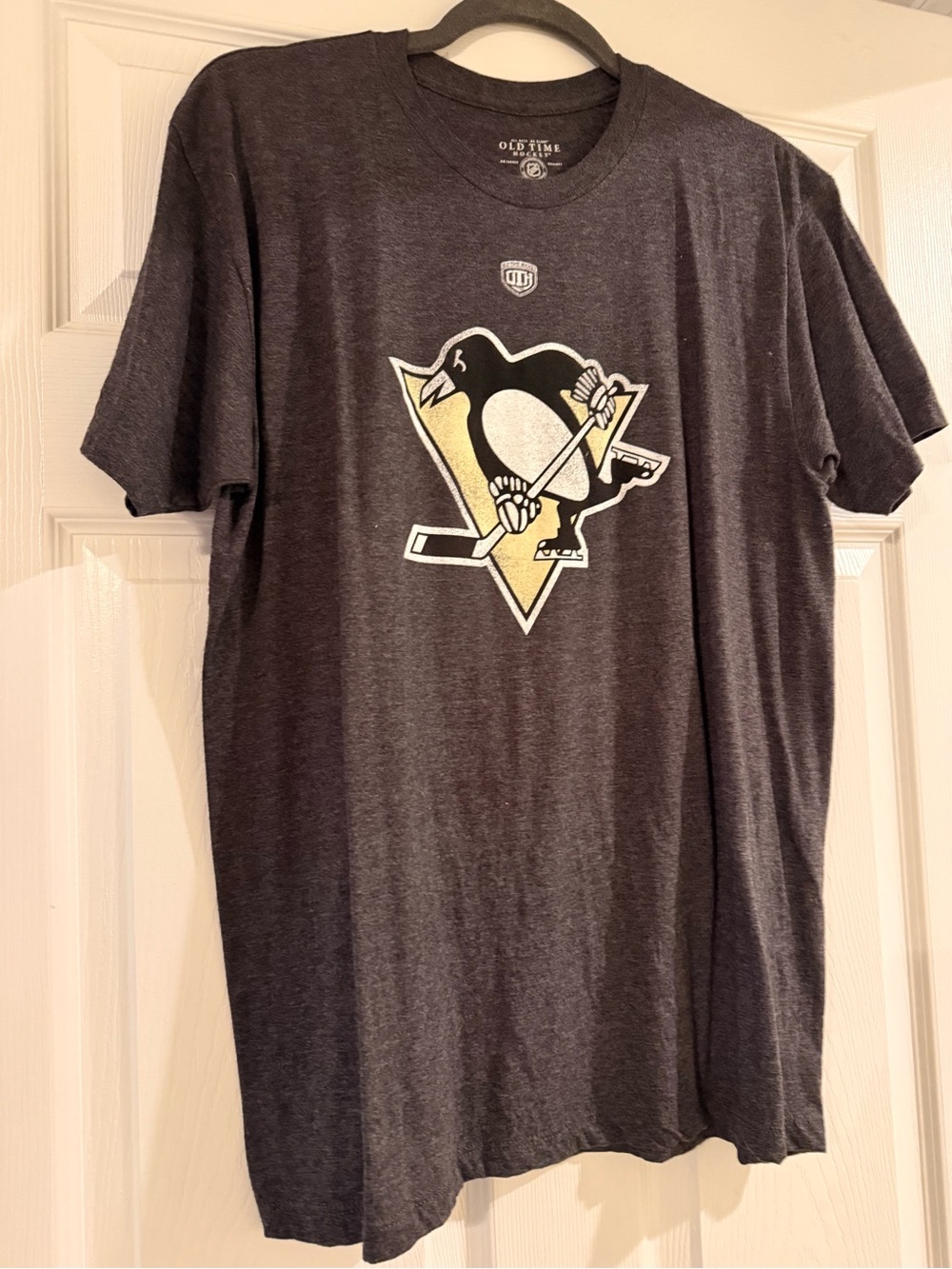 Pittsburgh Penguins Graphic Tee - Charcoal